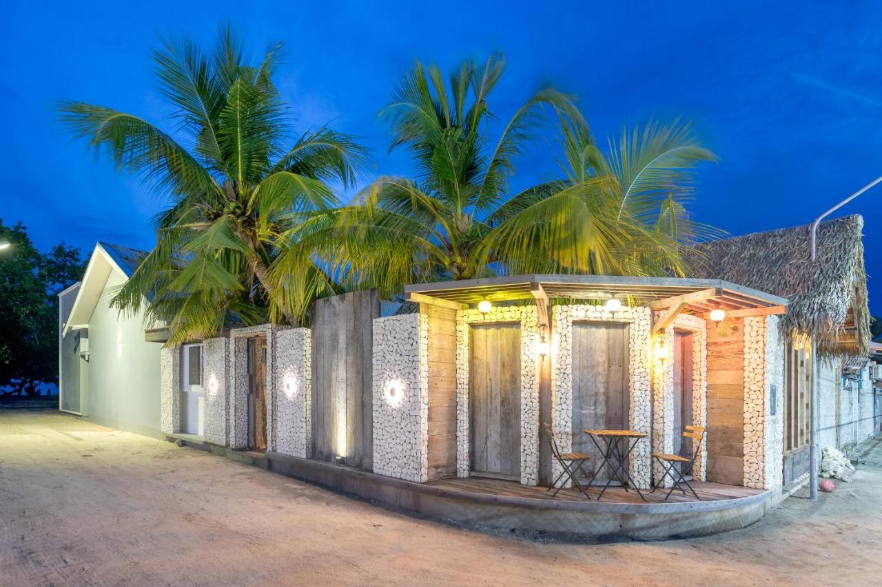 Brickwood Rasdhoo- Beach Front Buitenkant foto