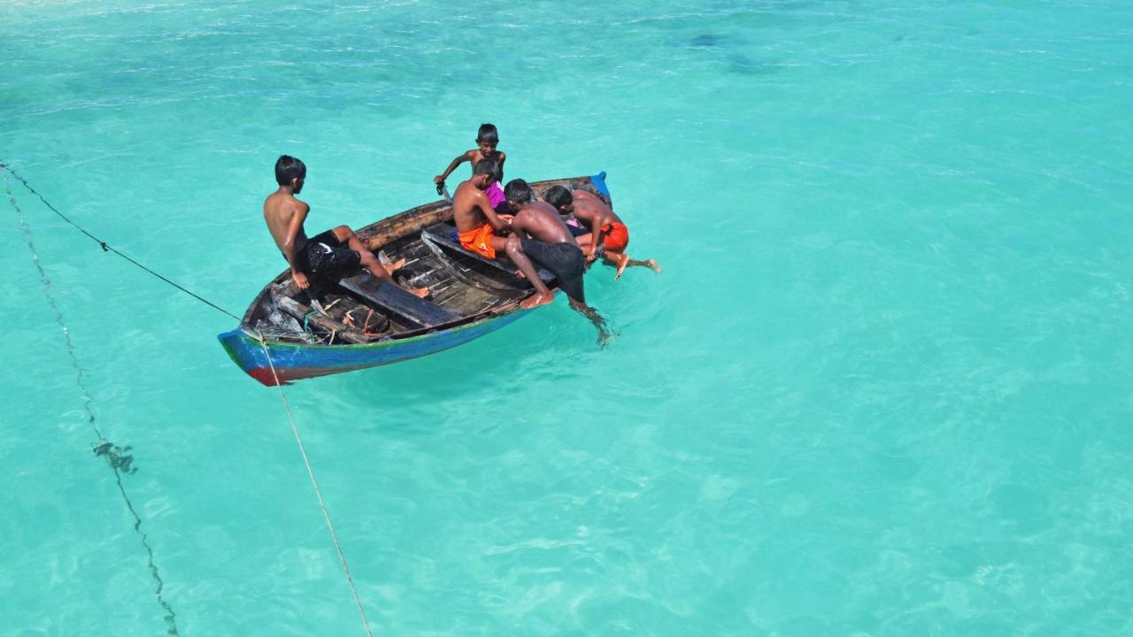 Brickwood Rasdhoo- Beach Front Buitenkant foto