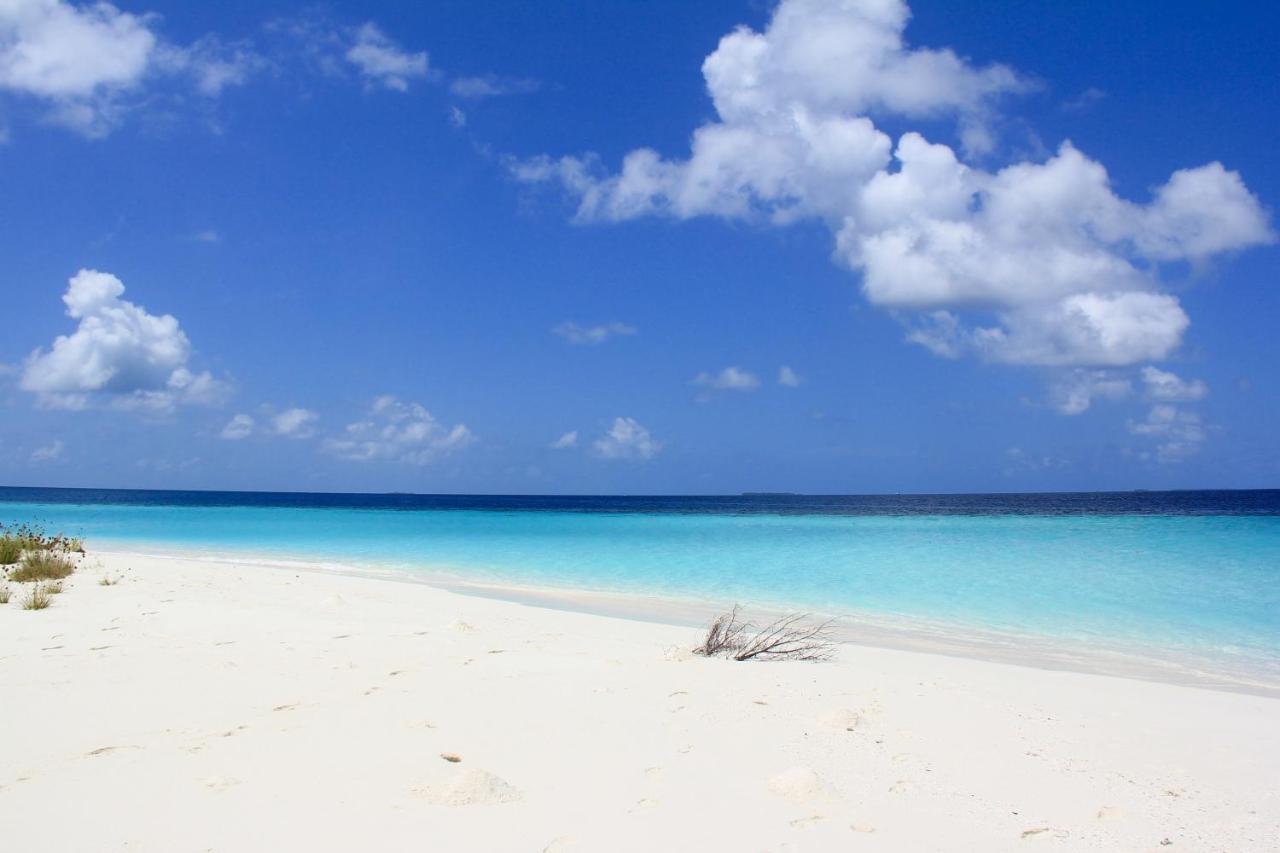 Brickwood Rasdhoo- Beach Front Buitenkant foto