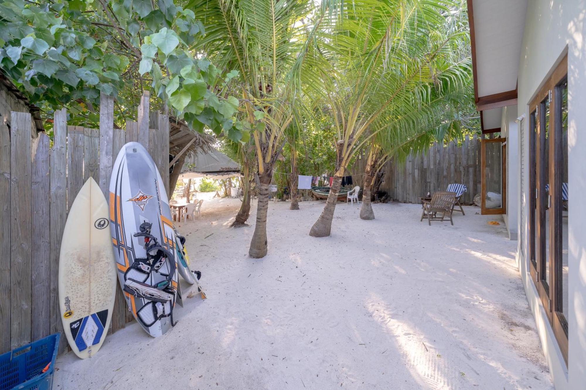 Brickwood Rasdhoo- Beach Front Buitenkant foto